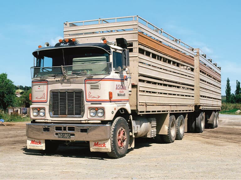 Special feature: Mack KO1802 restoration - Deals on Wheels