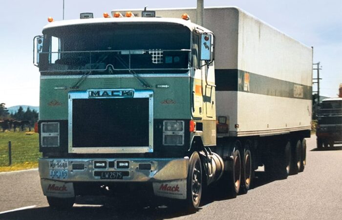 Special feature: Mack Cruiseliner