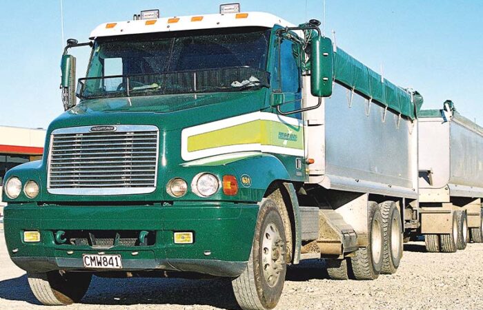 Old School Trucks: Freightlines Hoods – Part 1