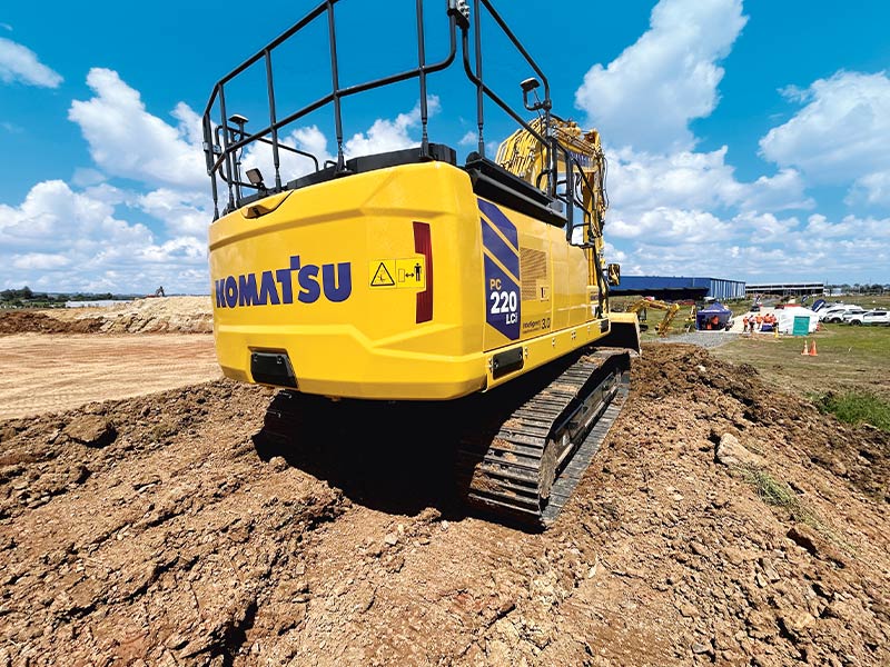 Komatsu PC220LCi-12 excavator