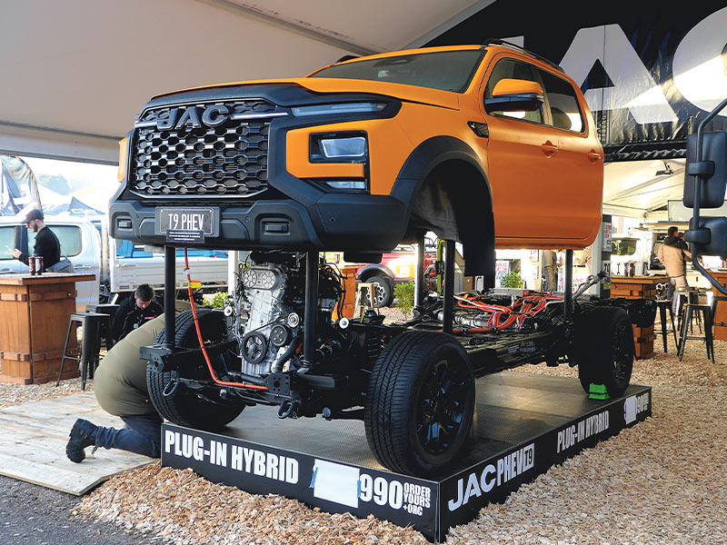 New release: JAC T9 PHEV ute